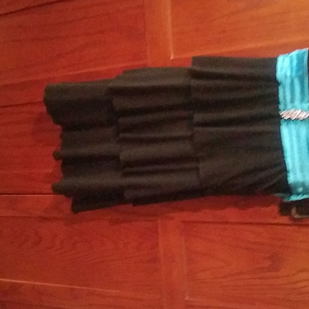 Dress - Picture 3 of 3